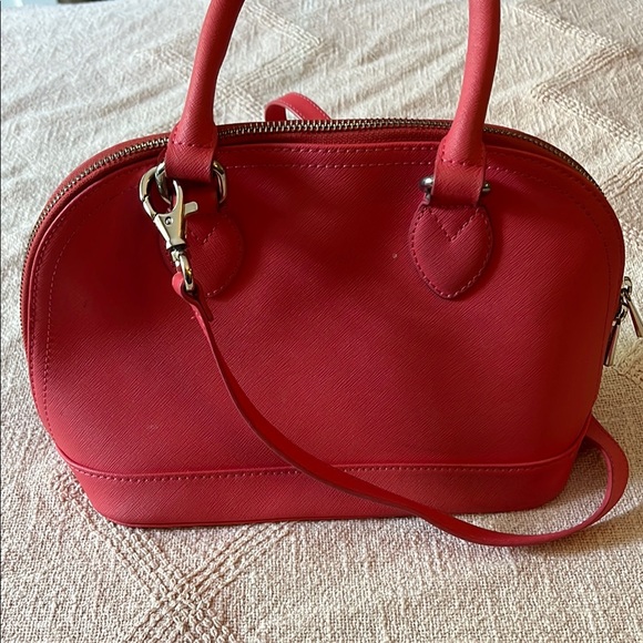 Red Handbag - Picture 5 of 7